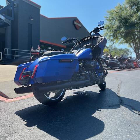 FLTRX 2026 Road Glide® thumb 2