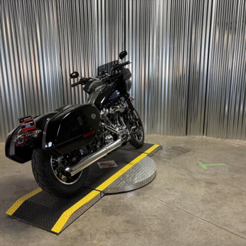 2026 Harley-Davidson® Low Rider® ST Vivid Black Black Trim thumb 2