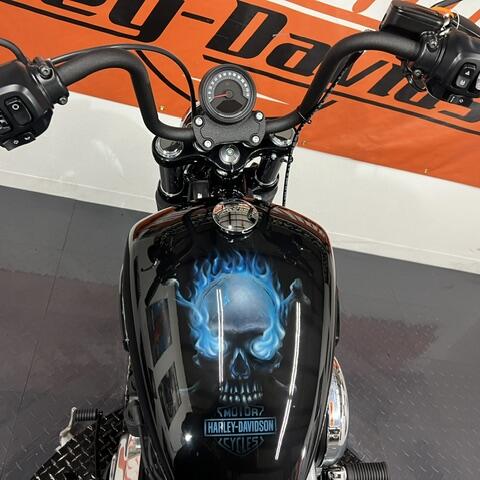 New 2025 Harley-Davidson Street Bob for Sale in Sarasota, FL thumb 0