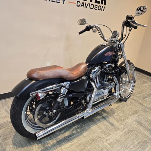 2014 Harley-Davidson® Seventy-Two® Black Denim XL1200V thumb 3