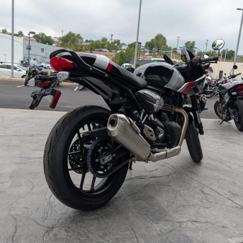  2026 Thruxton 400 thumb 2