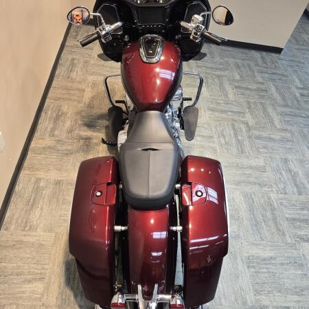 2022 Indian Motorcycle Challenger Maroon Metallic thumb 1