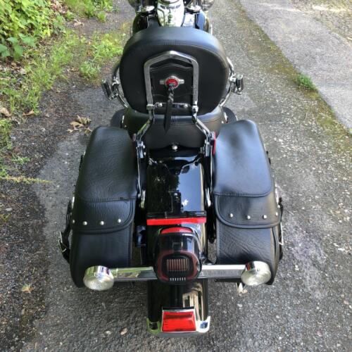 2017 Harley-Davidson® Heritage Softail® Classic Vivid Black thumb 1