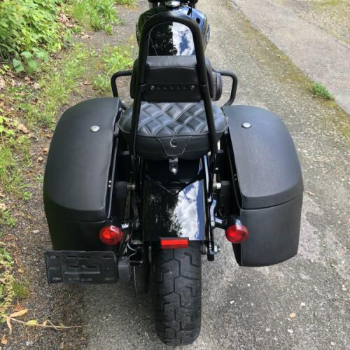 2019 Harley-Davidson® Street Bob® Vivid Black thumb 1