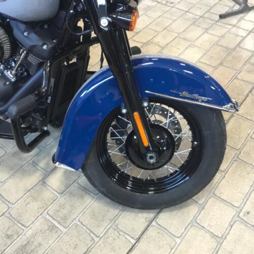 2023 Harley-Davidson® Heritage Classic Bright Billiard Blue/Billiard Gray - Black Finish thumb 2