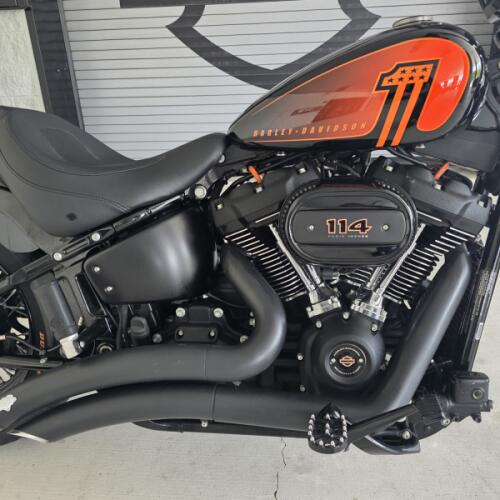 2021 Harley-Davidson® Street Bob® 114 Vivid Black thumb 0
