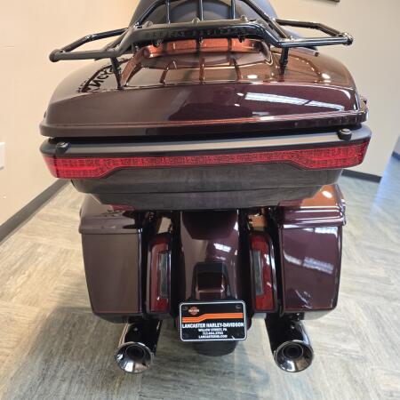 2024 Harley-Davidson® CVO™ Street Glide® Copperhead FLHXSE thumb 2