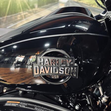 2026 Harley-Davidson® Road Glide Limited VIVID BLACK thumb 0