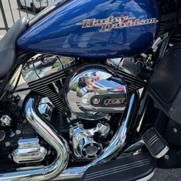 2015 Harley-Davidson® Street Glide® FLHX thumb 3