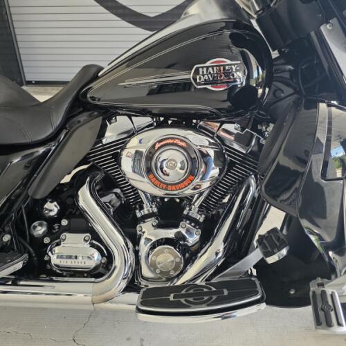 2009 Harley-Davidson® Electra Glide® Ultra Classic® Vivid Black thumb 0