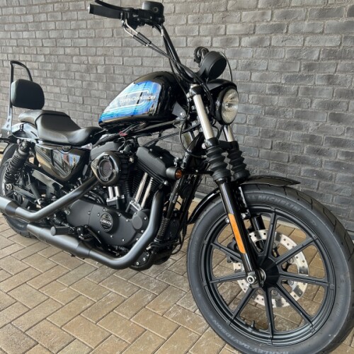 2019 Harley-Davidson® Iron 1200™ Vivid Black thumb 3