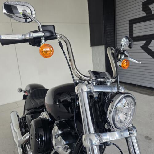 2024 Harley-Davidson® Softail® Standard Vivid Black thumb 2