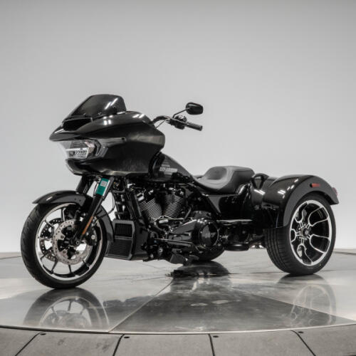 2026 HARLEY-DAVIDSON FLTRT ROAD GLIDE 3 in Vivid Black with Black Trim thumb 0