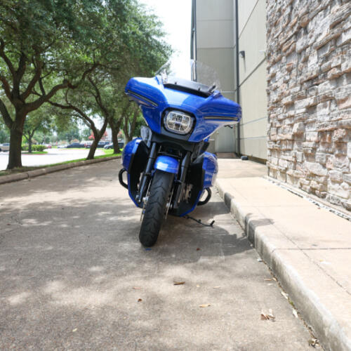 2025 Harley-Davidson® Street Glide™ Ultra FLHXU thumb 2
