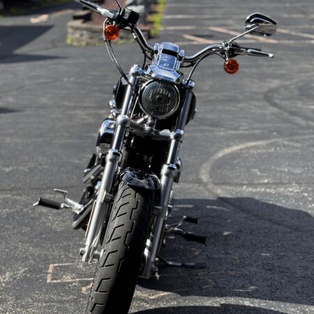 2015 Harley-Davidson® 1200 Custom Vivid Black thumb 2