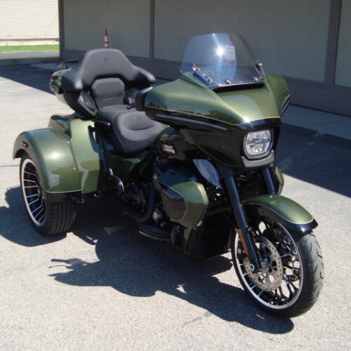 2026 Harley-Davidson® Street Glide 3 Limited Olive Steel Metallic / Vivid Black Black Trim thumb 1