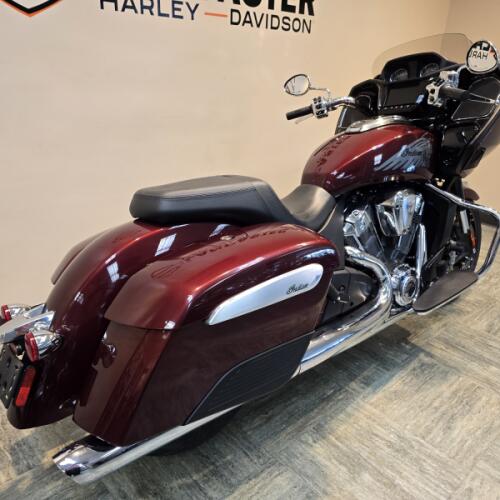 2022 Indian Motorcycle Challenger Maroon Metallic thumb 3