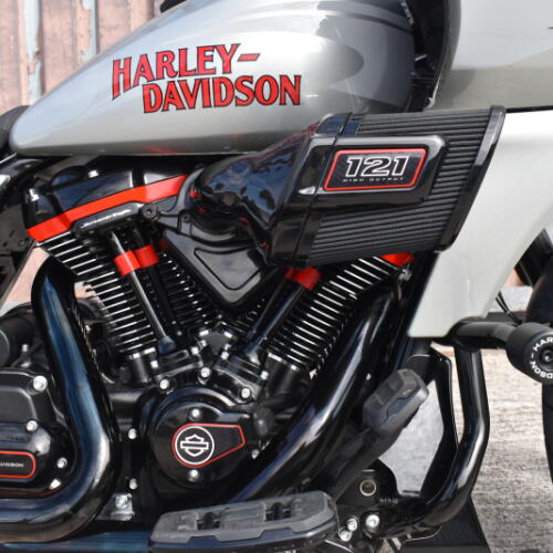 2025 Harley-Davidson® CVO™ Road Glide® ST FLTRXSTSE thumb 2