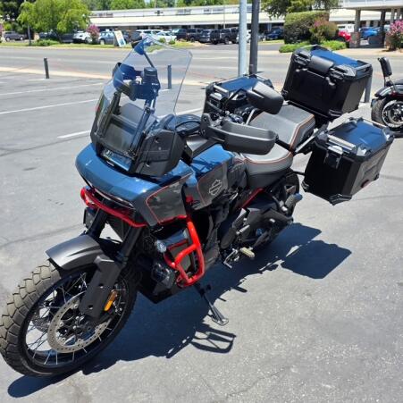 RA1250SE 2025 CVO™ Pan America® thumb 1