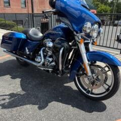 2015 Harley-Davidson® Street Glide® FLHX thumb 2