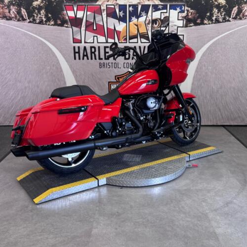 2026 FLTRX Road Glide® thumb 3