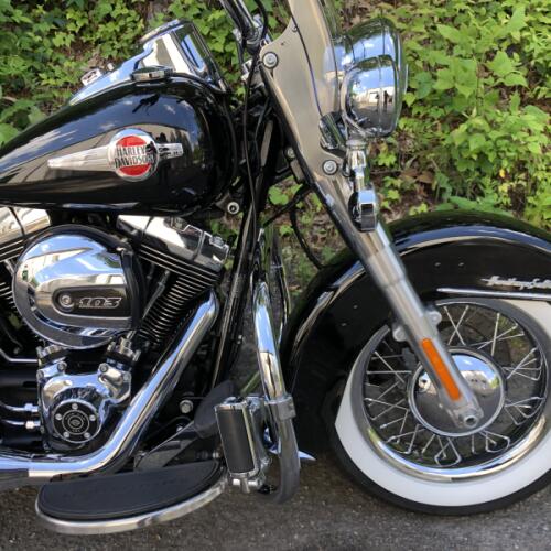 2017 Harley-Davidson® Heritage Softail® Classic Vivid Black thumb 3