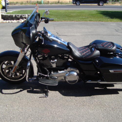2022 Harley-Davidson® Electra Glide® Standard Vivid Black thumb 0