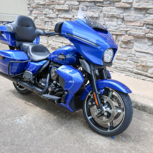 2025 Harley-Davidson® Street Glide™ Ultra FLHXU thumb 3