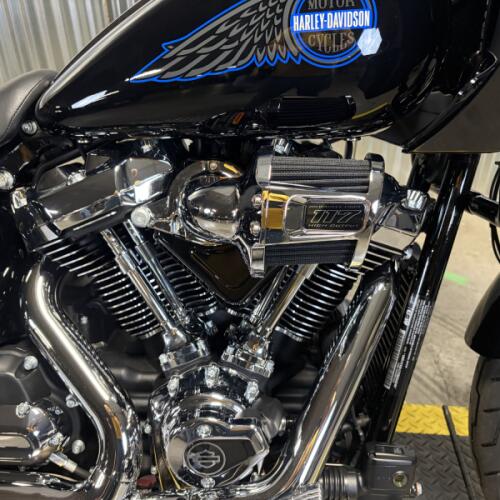 2026 Harley-Davidson® Low Rider® ST Vivid Black Black Trim thumb 3