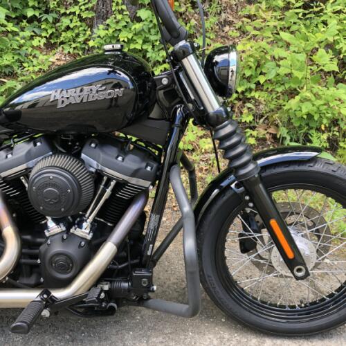 2019 Harley-Davidson® Street Bob® Vivid Black thumb 3