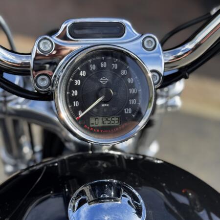 2015 Harley-Davidson® 1200 Custom Vivid Black thumb 0
