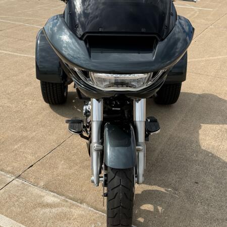 2026 Harley-Davidson® Road Glide 3 Iron Horse Metallic thumb 2