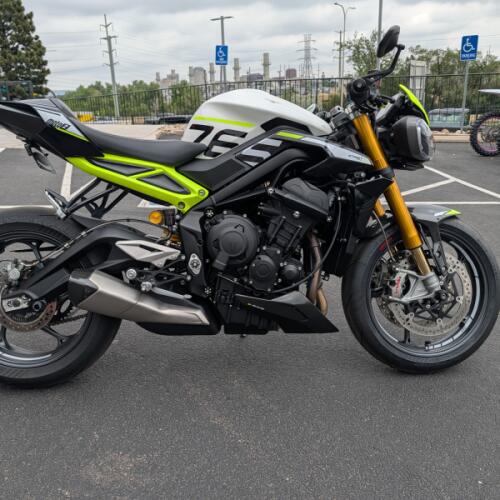 2024 Street Triple 765 R Moto2 Edition thumb 3