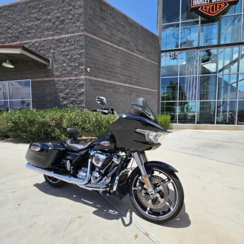 FLTRX 2024 Road Glide® thumb 2