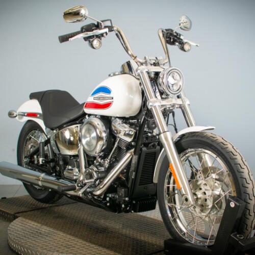 2026 Harley-Davidson® Super Glide® FXD thumb 2