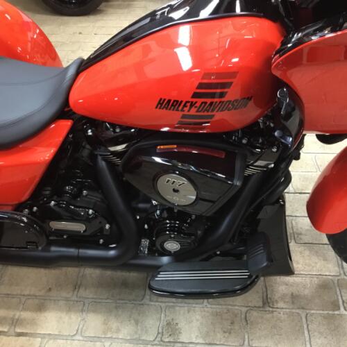 2026 Harley-Davidson® Road Glide 3 Blood Orange thumb 3