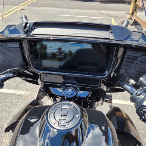 2026 Harley-Davidson® Street Glide 3 Limited Vivid Black Black Trim thumb 0