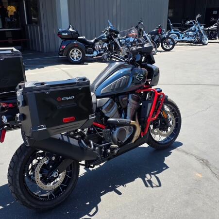 RA1250SE 2025 CVO™ Pan America® thumb 2