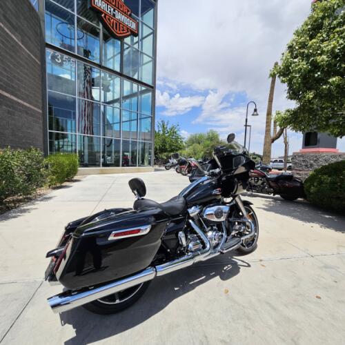 FLTRX 2024 Road Glide® thumb 1
