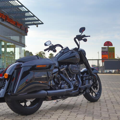2024 Harley-Davidson® Road King™ Special Vivid Black thumb 0