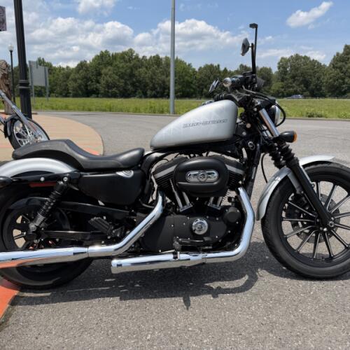 2010 Harley-Davidson Sportster Iron 883 Brilliant Silver Denim thumb 2