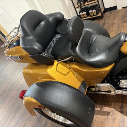 FLHTCUTG 2023 Tri Glide® Ultra thumb 2