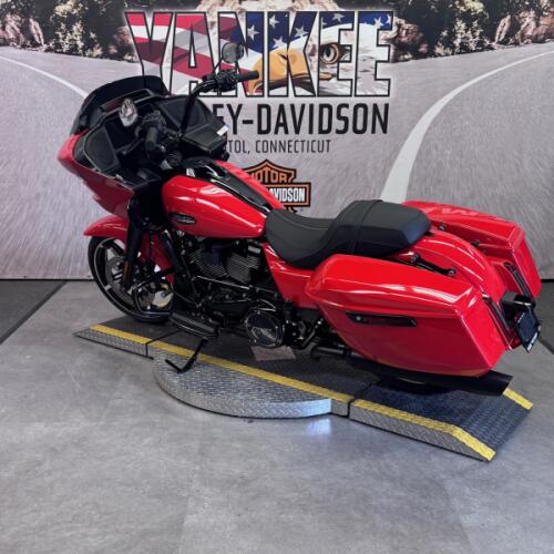 2026 FLTRX Road Glide® thumb 1
