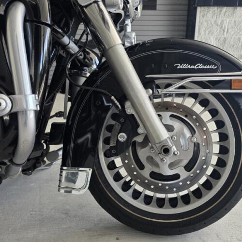 2009 Harley-Davidson® Electra Glide® Ultra Classic® Vivid Black thumb 1