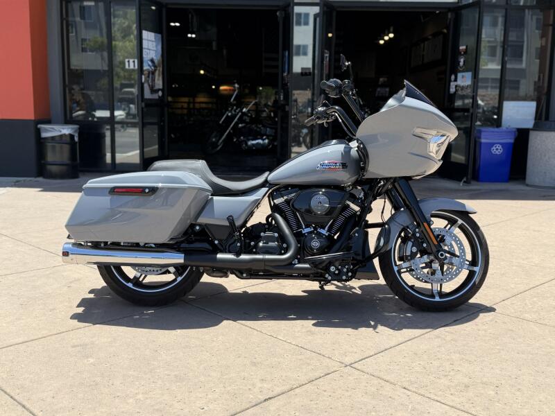 2025 Harley-Davidson® Road Glide® Billiard Gray