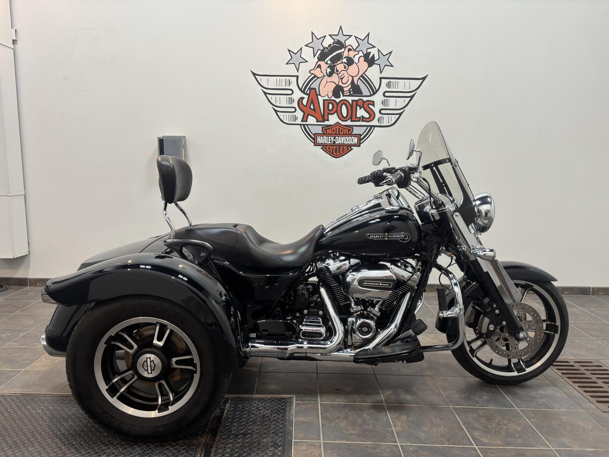 2021 Harley-Davidson® Freewheeler® Vivid Black