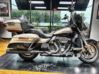 2018 Harley-Davidson® Ultra Limited Silver Fortune/Black Tempest