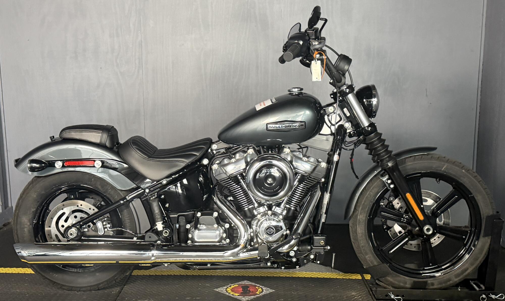 FXBB 2025 Street Bob™