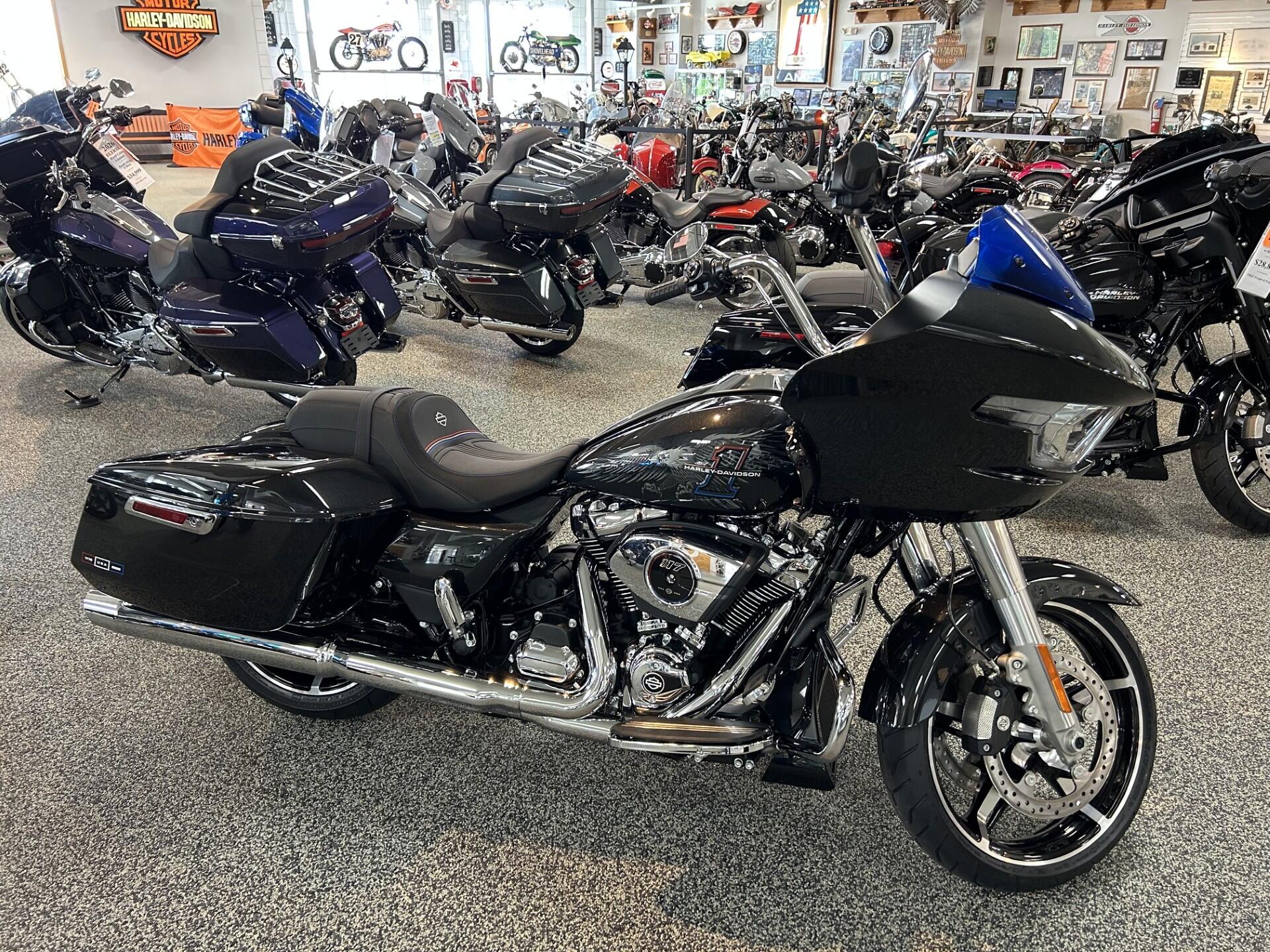 2026 Harley-Davidson® FLTRX Road Glide™ Enthusiast