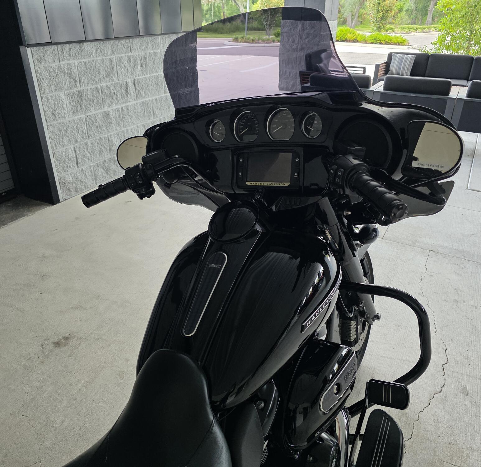 2018 Harley-Davidson® Street Glide® Special Vivid Black with Tour Pak!, photo 7